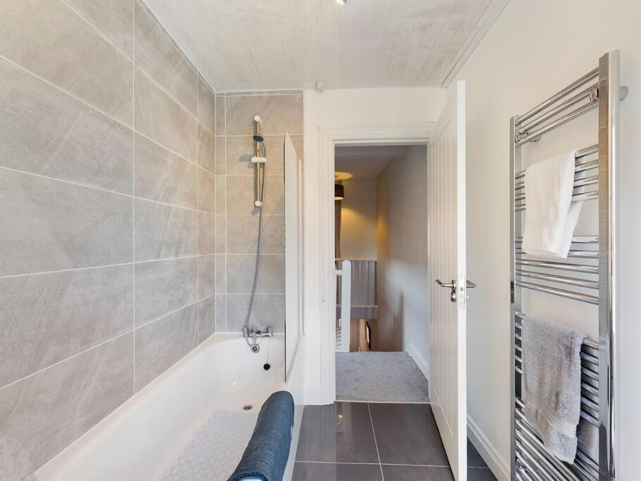 It'S Broadway Baby! Great House Close To City Centre Belfast Extérieur photo